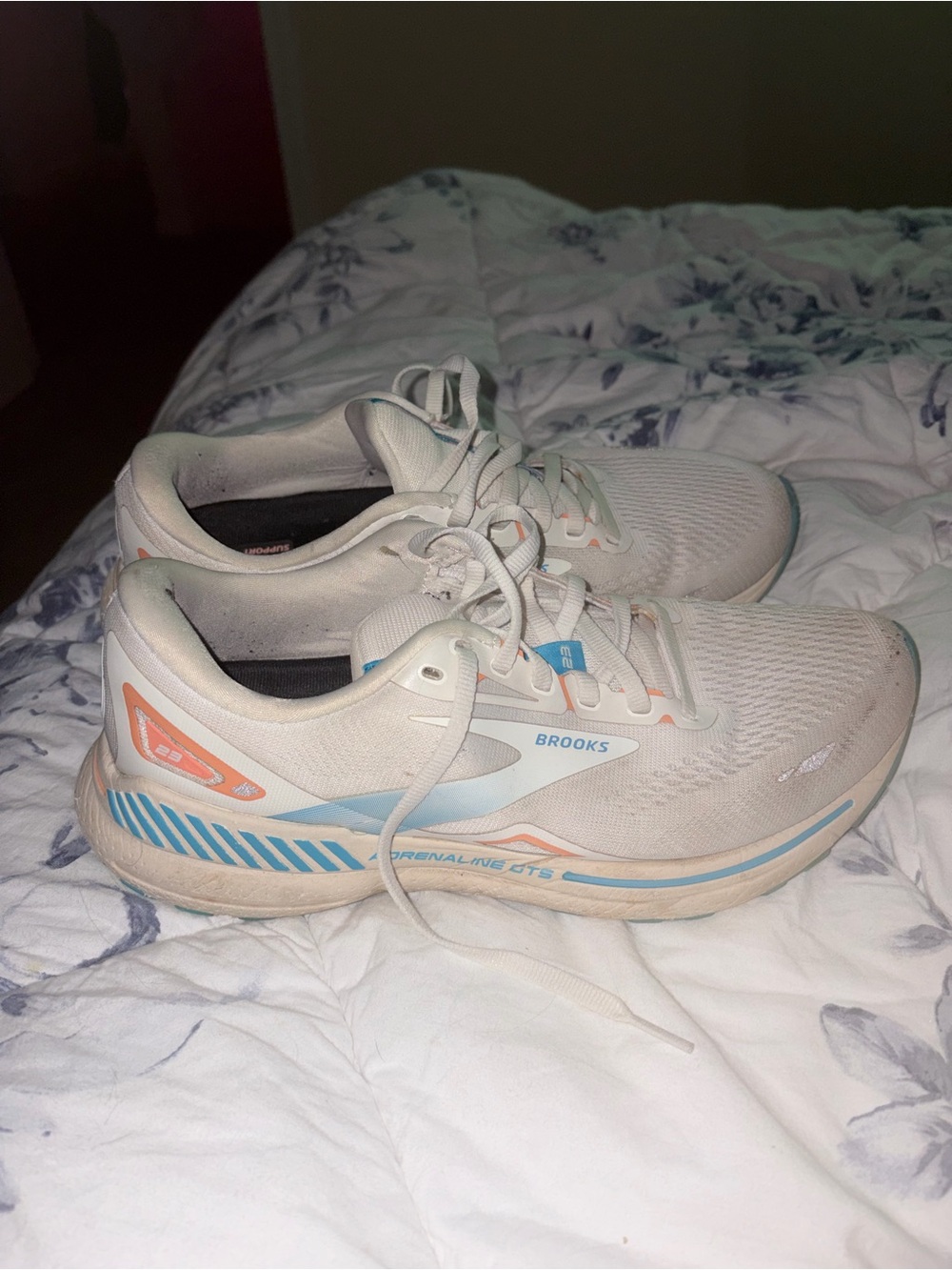 Brooks White/Light Blue Running Shoes